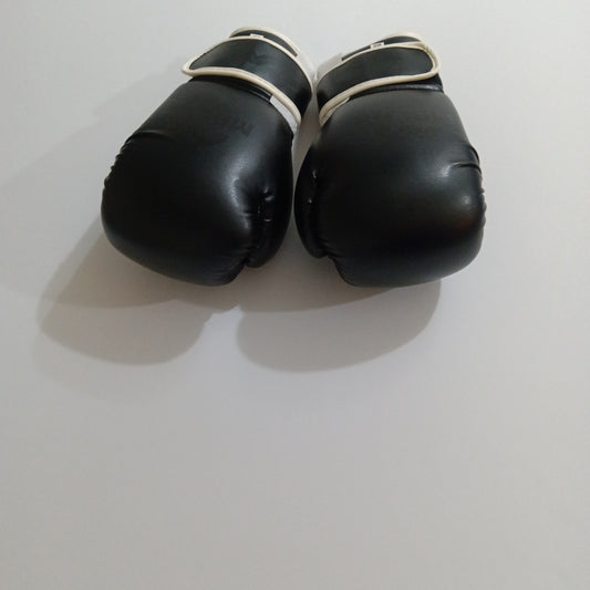 Malachi Boxing 🥊 Gloves Black 8oz